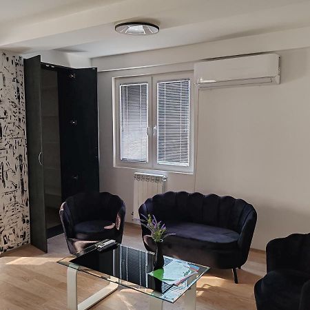 Central Modern Flat M&M Apartments Skopje Exterior foto
