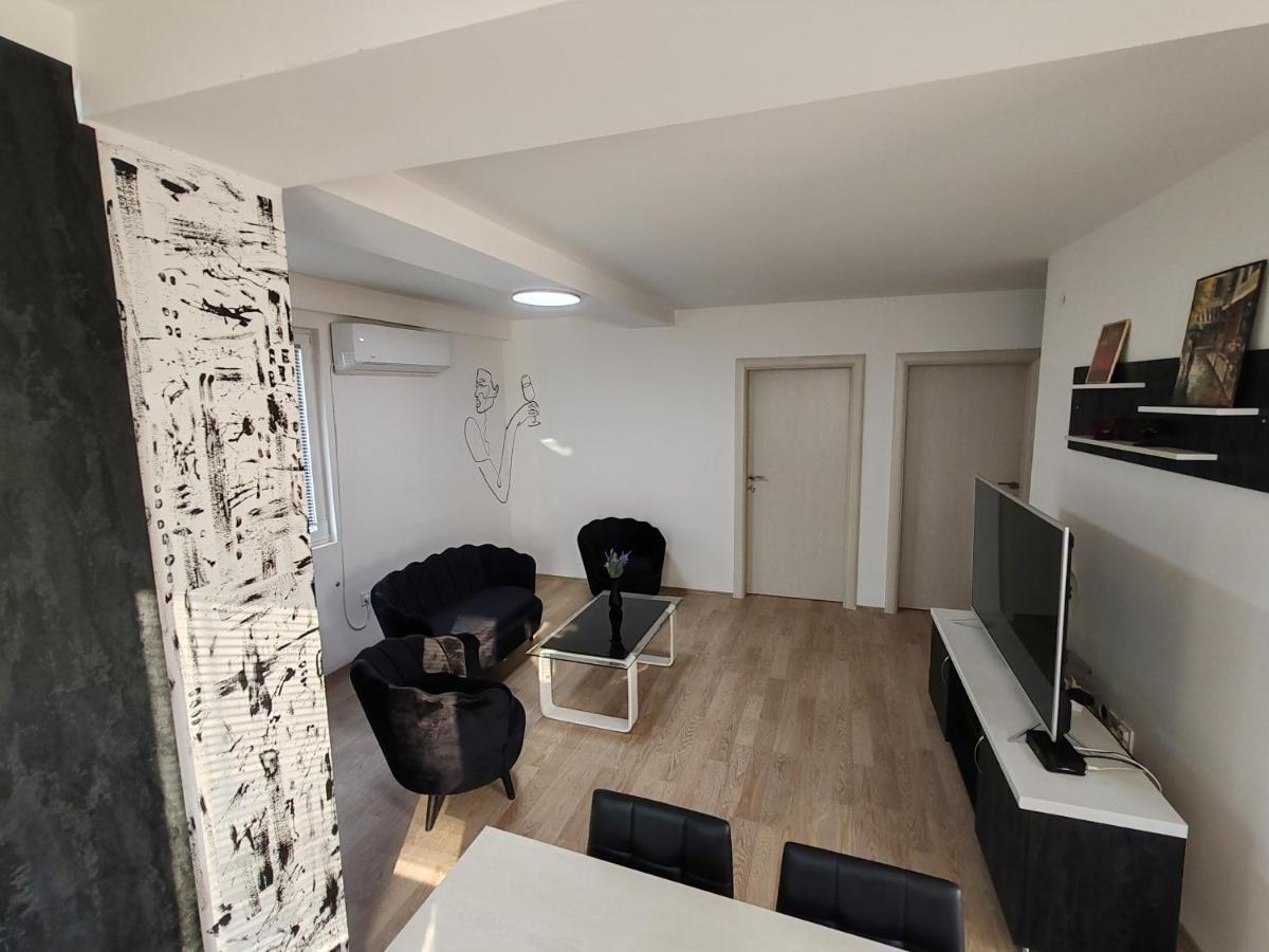 Central Modern Flat M&M Apartments Skopje Exterior foto