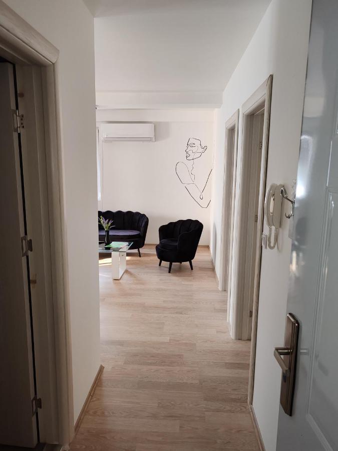 Central Modern Flat M&M Apartments Skopje Exterior foto