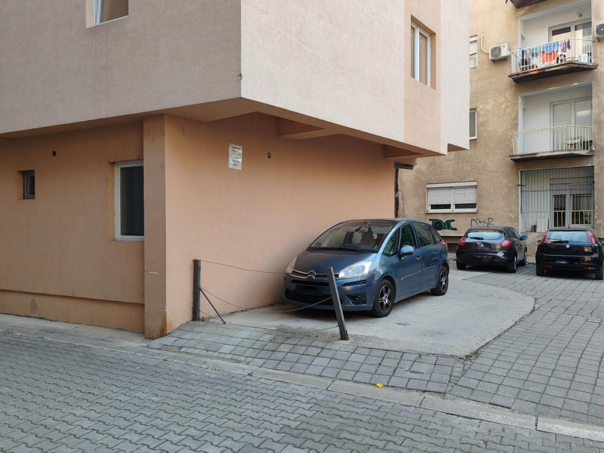 Central Modern Flat M&M Apartments Skopje Exterior foto